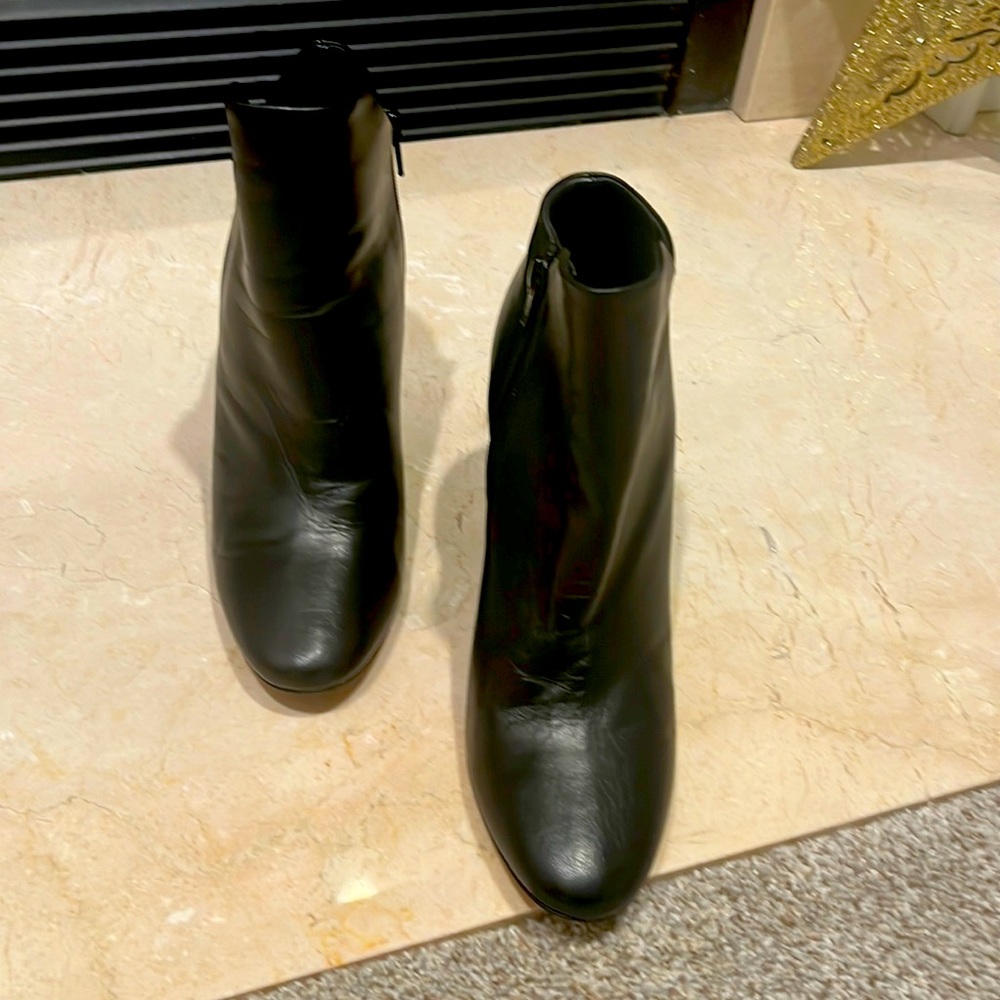 Black ankle boots Italian leather